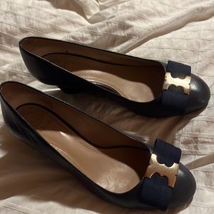Tory Burch navy blue, bow wedges, size 6.5 in great condition!